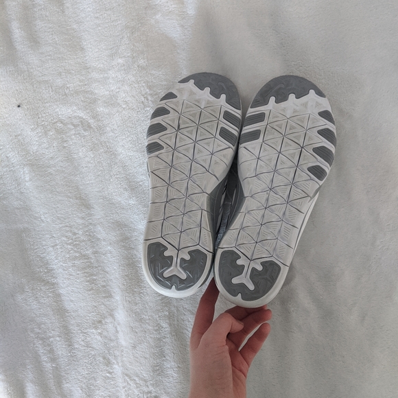 Nike sneakers - Picture 2 of 4